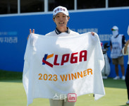 [포토]임진희 '시즌 6번째 우승 주인공입니다'