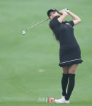 [포토]이혜정 핀하이로 붙인다