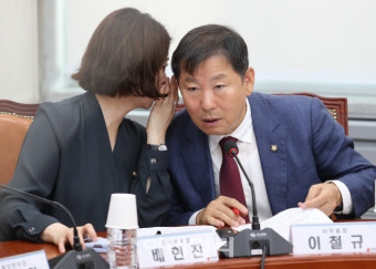 [포토]국민의힘 최고위, '대화하는 이철규-배현진'