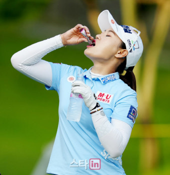 [포토]지한솔 '우승위한 필수 에너지'