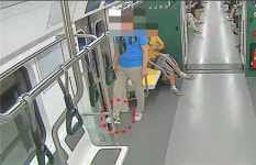 지하철 문에 발 넣고 운전실 진입까지.. 진상 승객, 강력 법적 대응