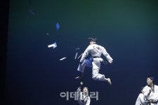 송판 150장 격파…시원한 발차기에 더위 싹~