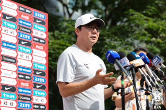 ‘이강인 차출’ 황선홍, “PSG 계약 때 긍정적인 교감... 회복은 최대 보름”