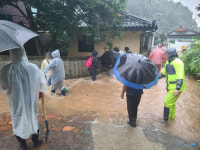 태풍 카눈 장대비에 강원도 고성 주민 대피령