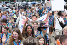 [포토]K-팝 슈퍼라이브, 미소 짓는 스카우트 대원들