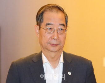 [포토]국무회의 참석하는 한덕수 총리