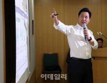 [포토] 기후동행카드 설명하는 오세훈 시장