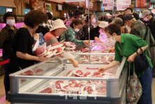 [포토] 소 한마리 행사 최대 40% 할인