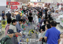 [포토] 새벽부터 줄 선 소비자들