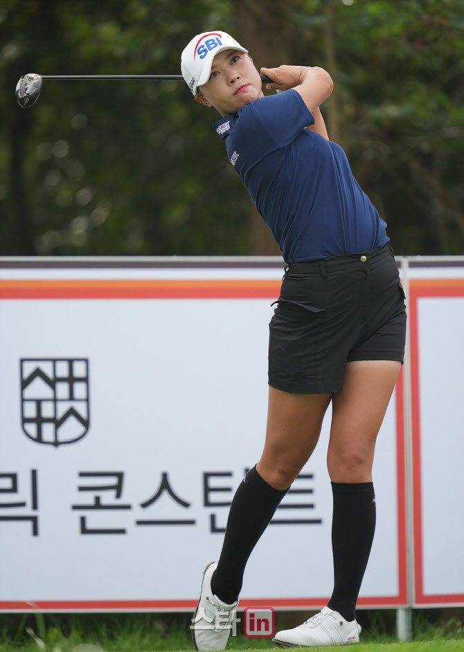 차세대 장타 여왕 문정민, KLPGA 투어 생애 첫 우승 기쁨과 열정의 메시지