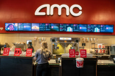 AMC, 올해 80% 급락했는데…“40% 더 빠져야” (영상)