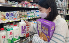 ‘가격동결’ CU편의점 PB우유, 매출 ‘쑥’