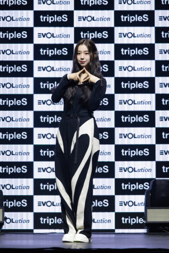 '24인조' 트리플에스, 4번째 조합 에볼루션은 대중과 통할까[종합]