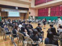 폐교 위기 학교서 마을 거점으로 살아난 경남 둔덕중