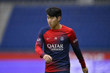 이강인, 소속팀 PSG 복귀전서 풀타임 활약...팀승리 견인