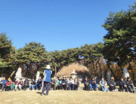 해설사에게 듣는 태조 이성계 이야기…건원릉 특별개방