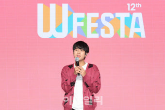 [포토]이무진, 이데일리 W페스타 축하공연