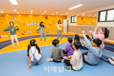 실내 체육관 ‘포르쉐 드림 플레이그라운드’ 2개교 신규 오픈