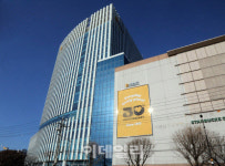 [위클리 크레딧]롯데하이마트·이마트…위태로운 유통 공룡