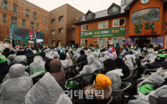 [포토]훈훈한 거리 성탄예배