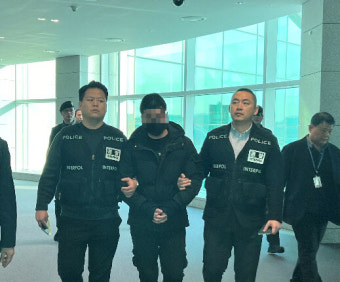 '강남 학원가 마약음료 협박사건' 주범, 中서 송환…검거 7개월 만