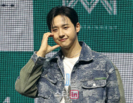 [포토]B1A4 신우, 많이 사랑해주세요!