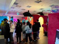 MZ세대 멀티 페르소나에 인생사진관 전시 화제