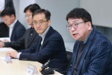 중동정세 불안에 유가 ‘꿈틀’…산업부, 국내 수급상황 점검