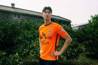 '김학범 페르소나' 김정민, 은사 김학범 감독과 제주서 재회