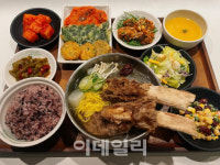(주)현대그린푸드 현대트랜시스 4공장식당 | “K밥심의 현장”...365일 외국인도 넘치는 이곳은?[회사의맛]