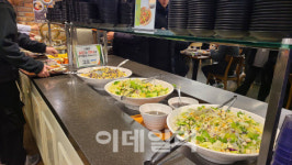 (주)현대그린푸드 현대트랜시스 3공장식당 | “K밥심의 현장”...365일 외국인도 넘치는 이곳은?[회사의맛]