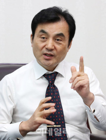 안규백 