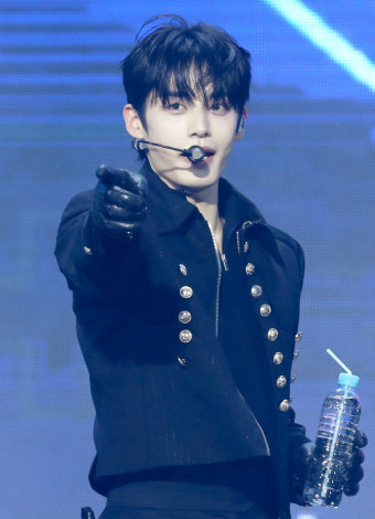 제로베이스원 김지웅, 팬사인회 욕설 의혹에 