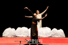 멀티버스와 거문고의 이색 만남…이상 詩는 창작오페라로