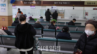 [포토]전국 전공의 사직 1만명 넘겨…정부 “29일까지 돌아오면 책임 묻지 않겠다”