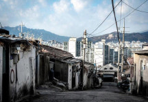 9부 능선 넘는 서울 마지막 달동네 백사마을...임대주택 백지화되나