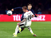 ‘이강인 프리킥 골대 강타’ PSG, 니스 꺾고 프랑스컵 4강 진출