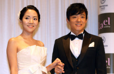 이윤진 이혼 심경글 파장…이범수 사생활로 심려끼쳐 죄송[종합]