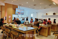 풀무원 뮤지엄김치간, 외국인 대상 김치 체험 프로그램 확대