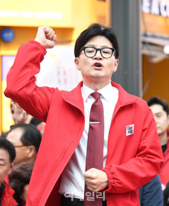 [포토]한동훈, 인천 유권자에게 지지호소