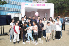 수원 팔달산 옛 경기도청사 봄꽃축제, 상춘객 15만명 몰렸다