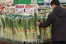 (영상)삼성전자 12만원 만들어줄 국회 찾습니다[이혜라의 앵커나우]