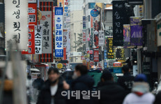 백종원 더본코리아 IPO 추진, F&B 기업 밸류 기준 될까[마켓인]