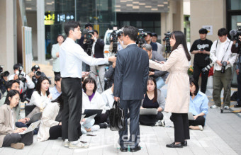 [포토]'취재진 앞에 선 오동운 공수처장 후보자'