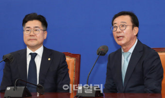 [포토]'발언하는 홍철호 정무수석'