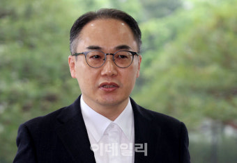 檢, 최재영 목사에 '김 여사 명품백' 영상 원본 제출 요청