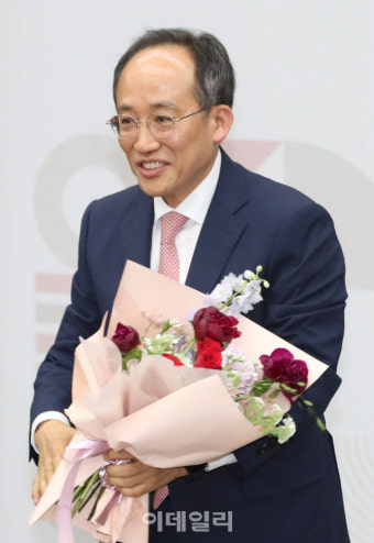 [포토]추경호, '국민의힘 신임 원내대표 선출'