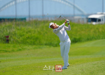 [포토] 허인회 그린을 향해서