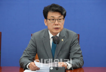 진성준 