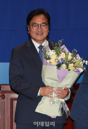 [포토]우원식 의원, '국회의장 후보로 선출'
